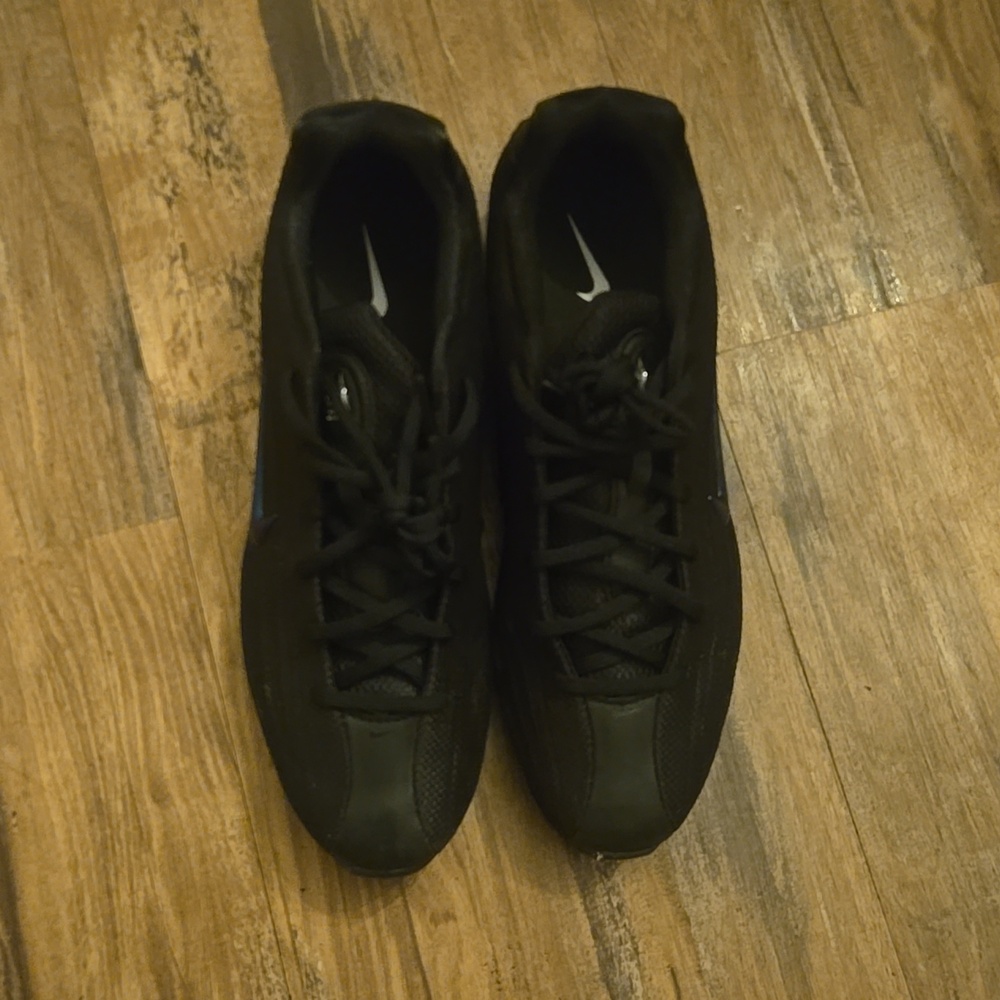 Women's Nike shoes - Picture 2 of 3